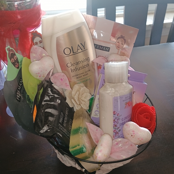 Women's luxury spa bath & Body Works lovely dreamer custom basket - Picture 3 of 4